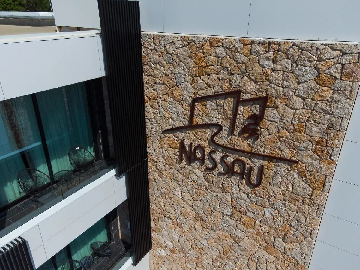 Nassau Hotel Dhërmi 4*,